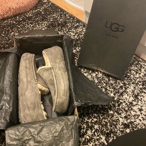 UGG Men’s Ascot Slippers